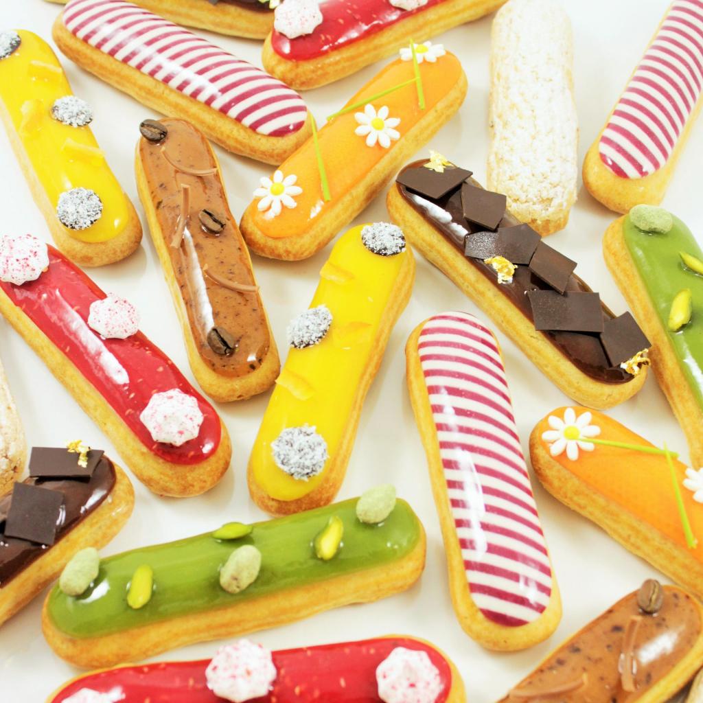 diverse eclairs